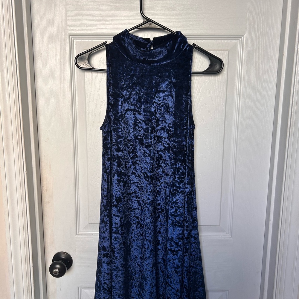 Lulu's Navy Velvet Midi Dress